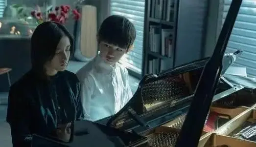 关晓彤|“四小花旦”开始拉开差距，张子枫“频繁输出”，关晓彤转战综艺