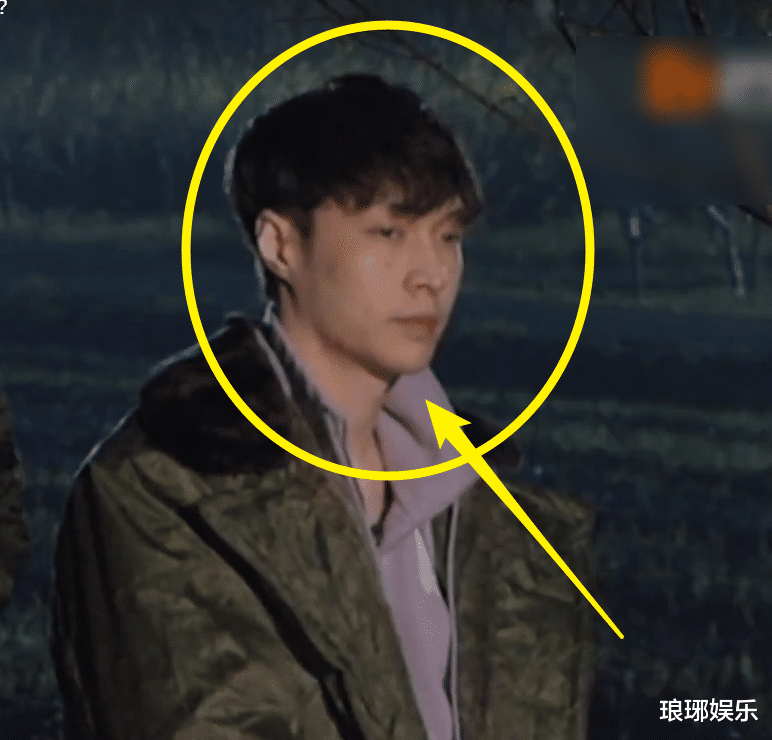 明星素颜|《向往5》半夜起床被拍素颜，彭昱畅太真实，张艺兴我却看愣了