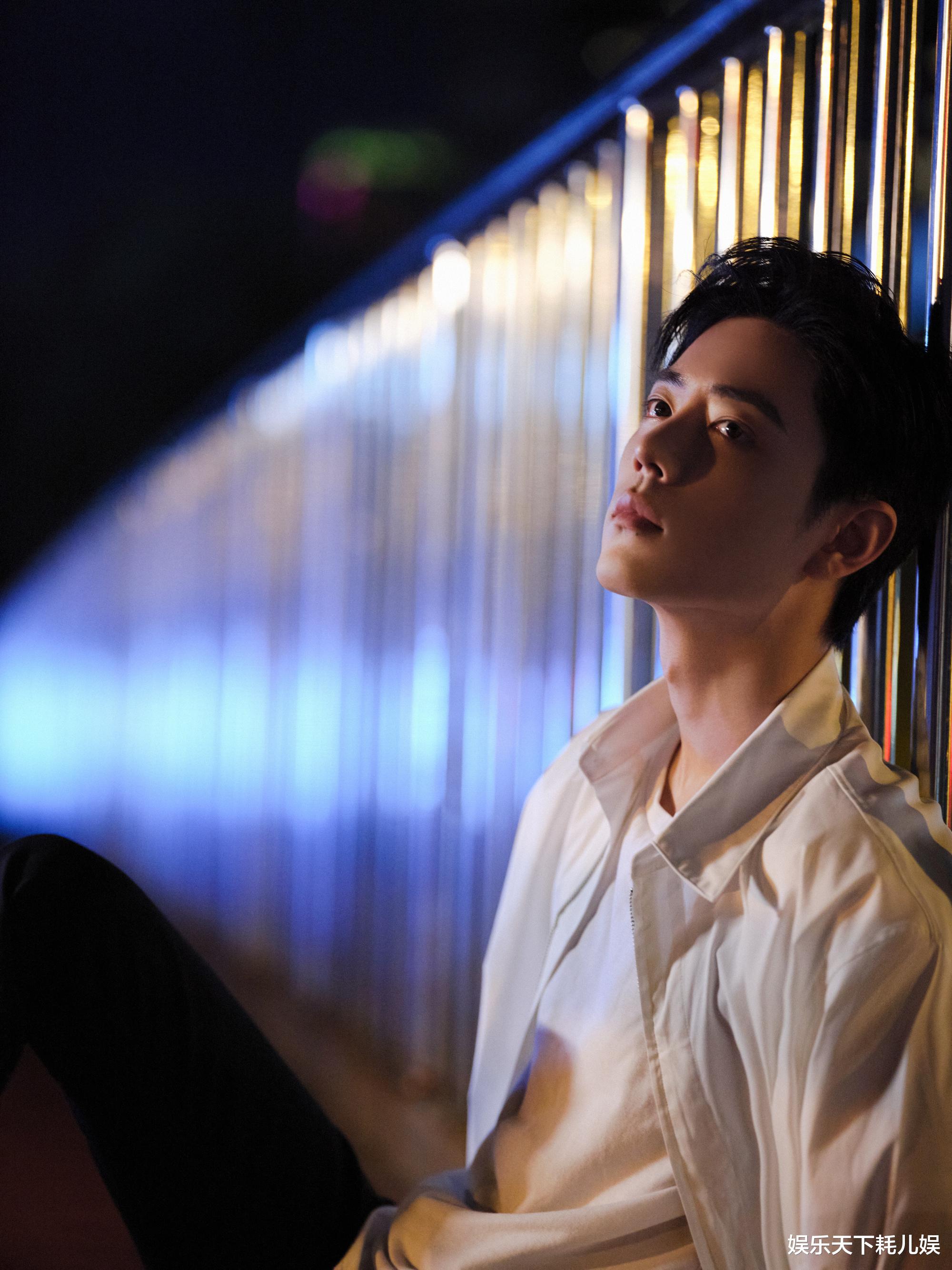 虚拟货币 肖战工作室发杭州“天桥故事”大片,C位最受欢迎,粉丝坐台阶腿长对比扎心了