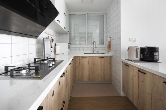 拒绝无效布局，厨房但凡连着一个阳台，面积再小，都算你赚到了！