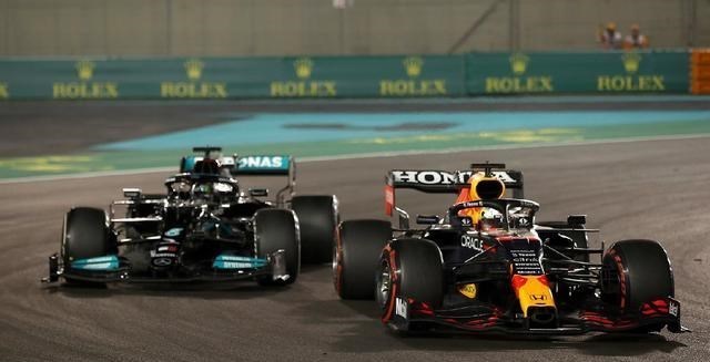 拜仁慕尼黑|拉提菲遭網(wǎng)暴，向漢密爾頓表達(dá)歉意，引發(fā)安全車從來不是他的本意