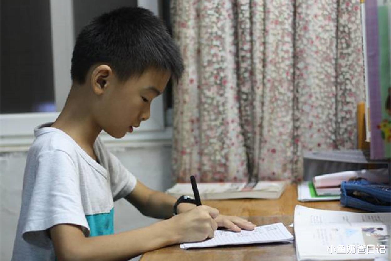 小鱼奶爸日记|过去的暑假全是回忆，现在的暑假苦不堪言，10后的孩子太难了