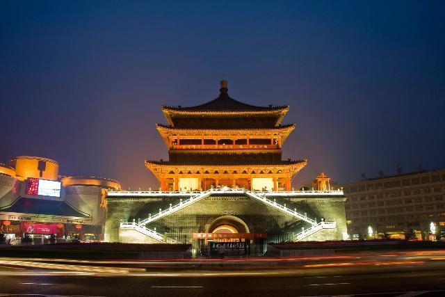 向东向南看史 在中国历史中，西安与洛阳是两座不可逾越的城市，二者谁更中央？