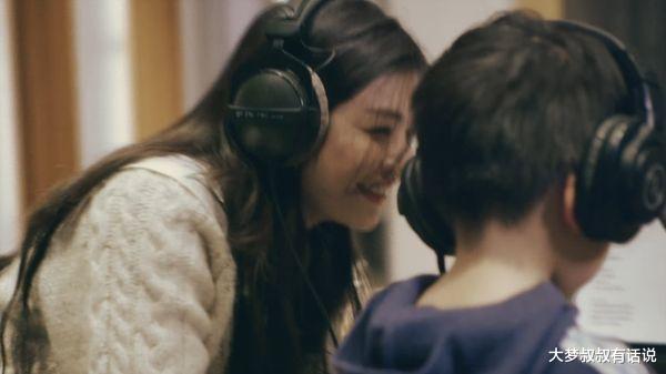 陈妍希|陈妍希首晒“儿子正面照”！5岁小星星现身录音室　母子互动超有爱