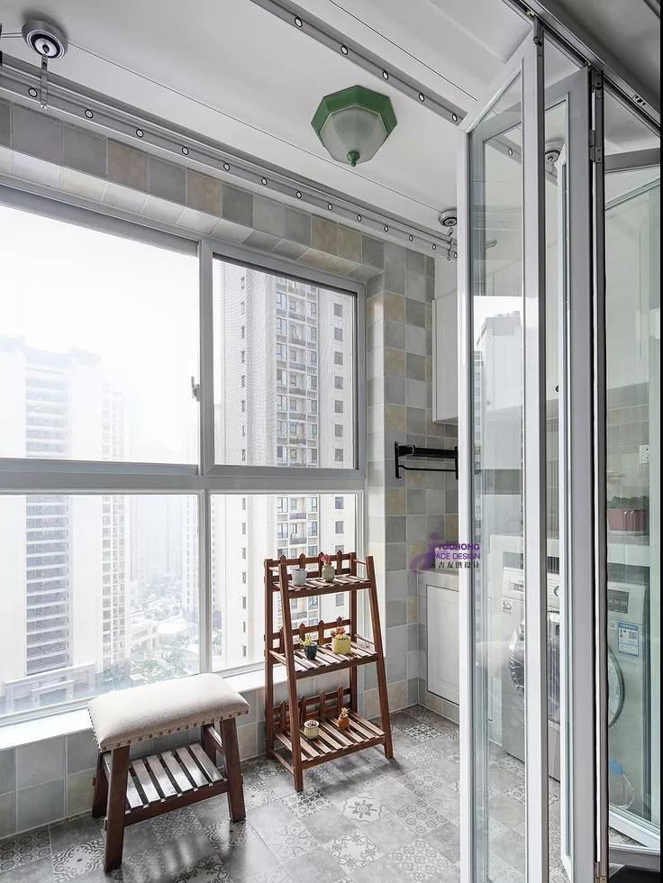 客厅阳台不装晾衣架,怎么解决晾衣服的问题?解决你的困扰