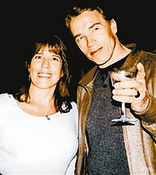 阿诺德·施瓦辛格|施瓦辛格与妻子正式离婚,出轨对象居然是保姆,颜值让人一言难尽