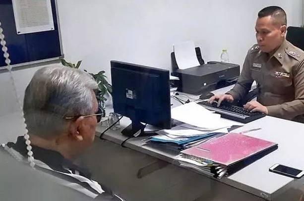 案件通报 神秘的中国女歌手，非法红木帝国的老大，因黄檀树的“虫子”败露