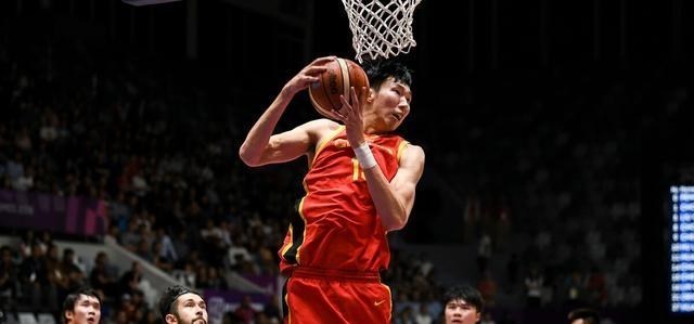 吴有情聊|2：0中国男篮两战皆负，提前回家，杜锋国家队首秀你给他打几分？