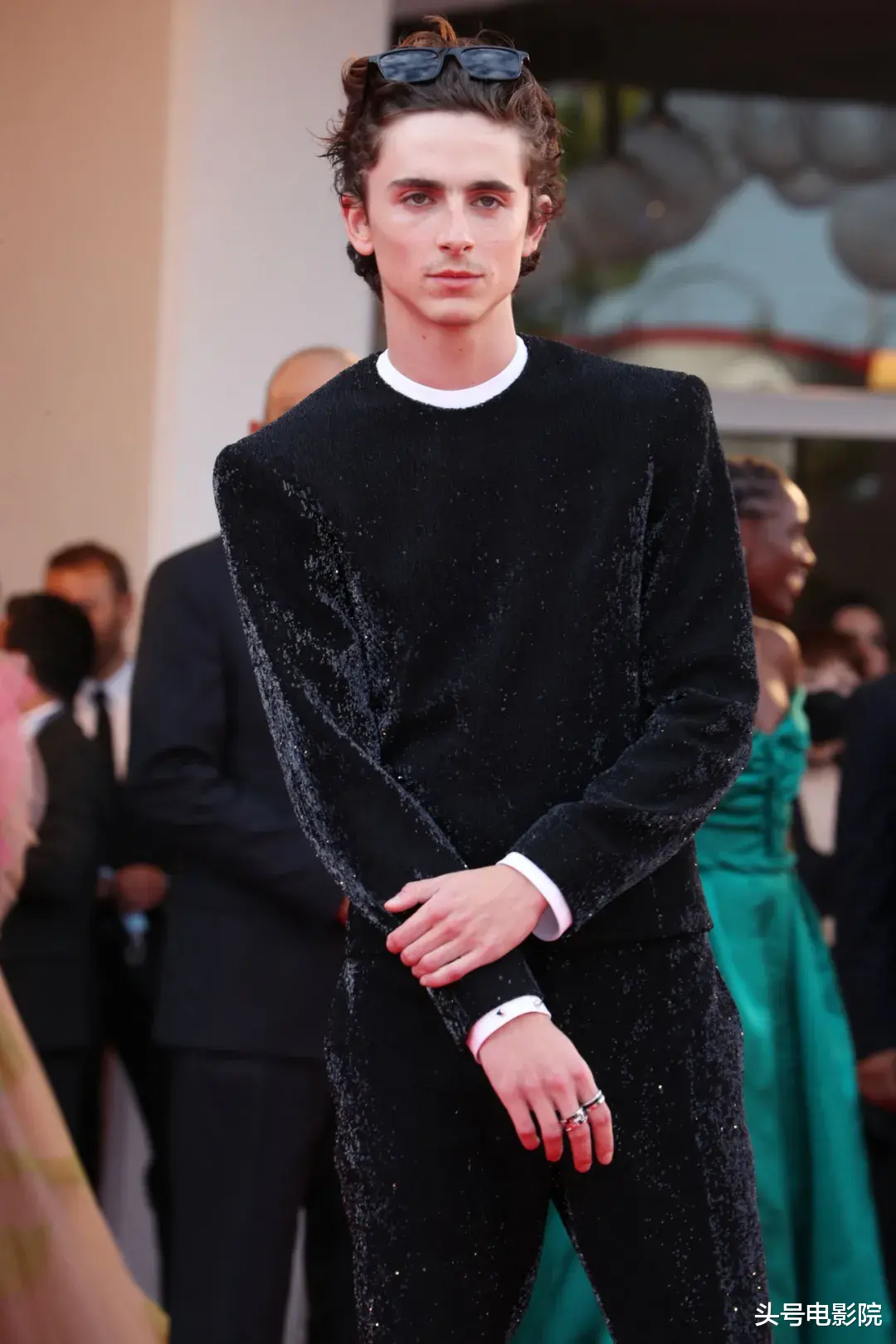 袁咏仪|最难拍科幻片首映，获8分钟起立鼓掌！被赞太空版《权力的游戏》