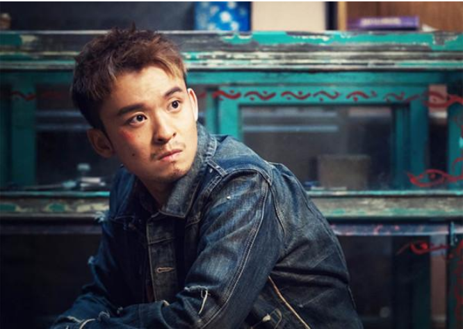 娱乐圈|他是娱乐圈隐形“太子爷”，24岁娶到梦中女神，今成影坛“炸弹”