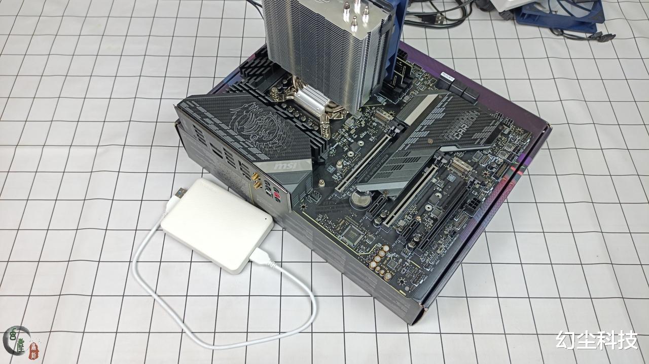 荣耀|USB接口的鬼命名太坑人了！一顿操作猛如虎，仔细一看原地杵