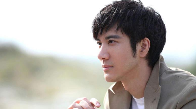 王力宏|王力宏打“慈父牌”欲洗白，却被女方哥哥怒怼，迅速发文暂退工作