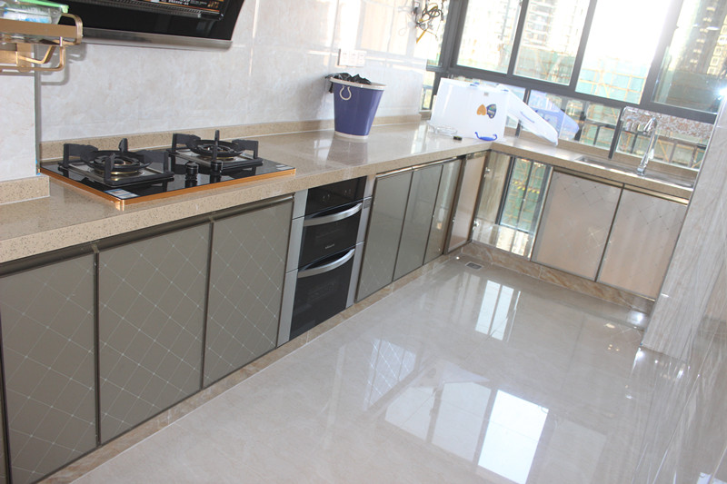 客厅砌了半堵墙，亲戚说我脑子进水，完工后他被打脸