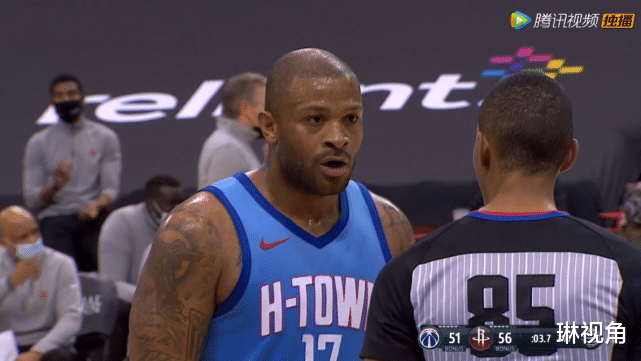 火箭队|火箭大胜奇才！威少19+11+7，赛后沃尔走向奇才替补席，威少已经退场