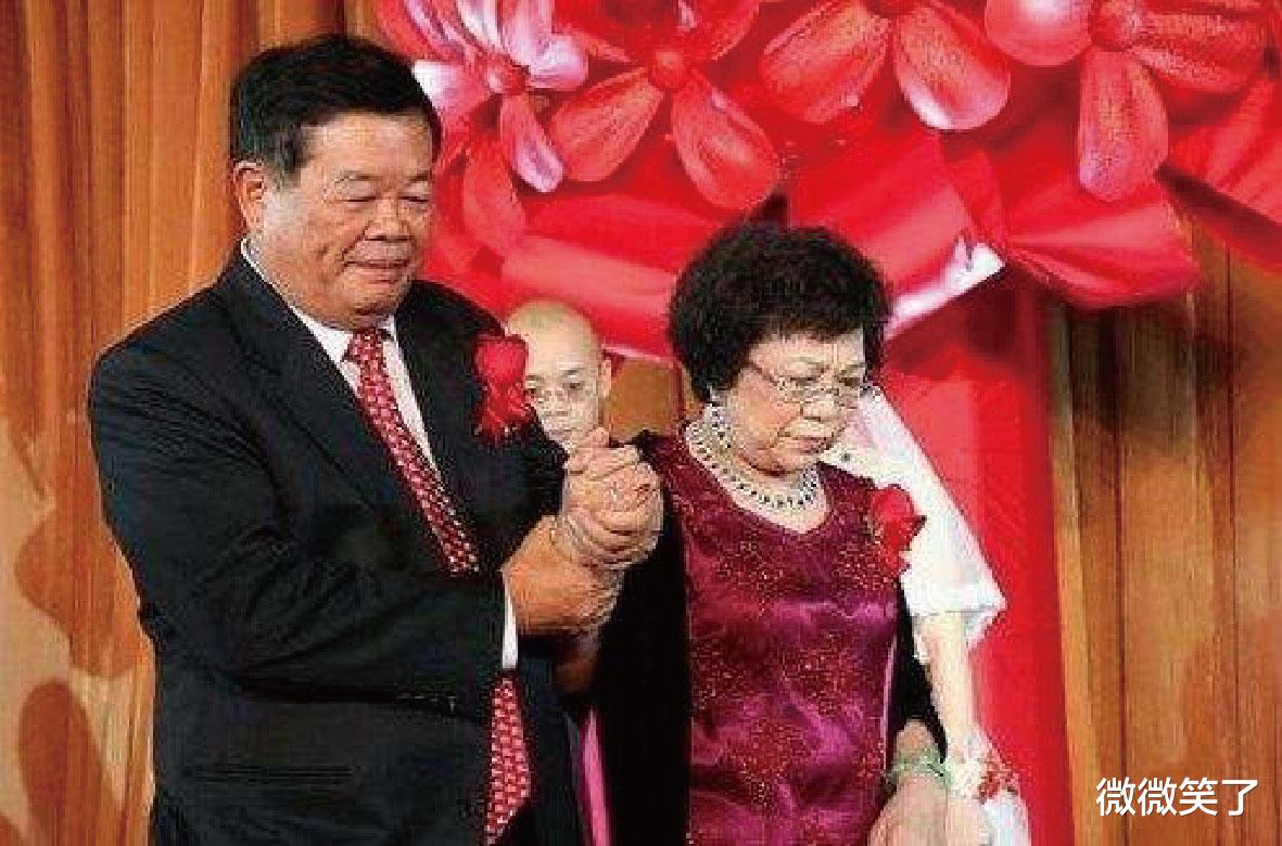 微微笑了|曹德旺：直白的“双面人生”引发争议，是有功还是有罪？