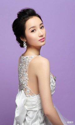 王宝强|胡歌的梦中情人，吃火锅被富豪相中，订婚到结婚仅仅17天！