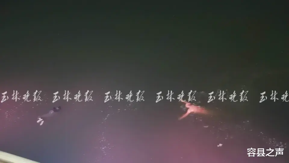 容县之声 晚上！广西一女子跳江，男子不犹豫跳进水里救人！