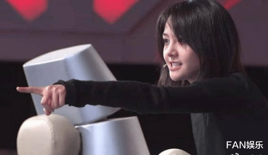 郑爽|拍一部戏1.6亿，却不舍得花小钱给宠物看病，这是多“丧心病狂”