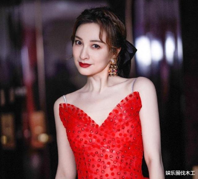 吴昕|《快本》停播后,吴昕首次在芒果台露面,抱住何炅的那一刻我哭了