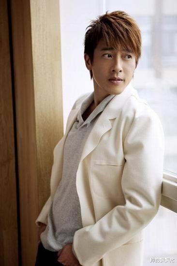 吕颂贤|为了不变老，吕颂贤夫妇坚持27年不生子不吃肉，今55岁合照不敢认