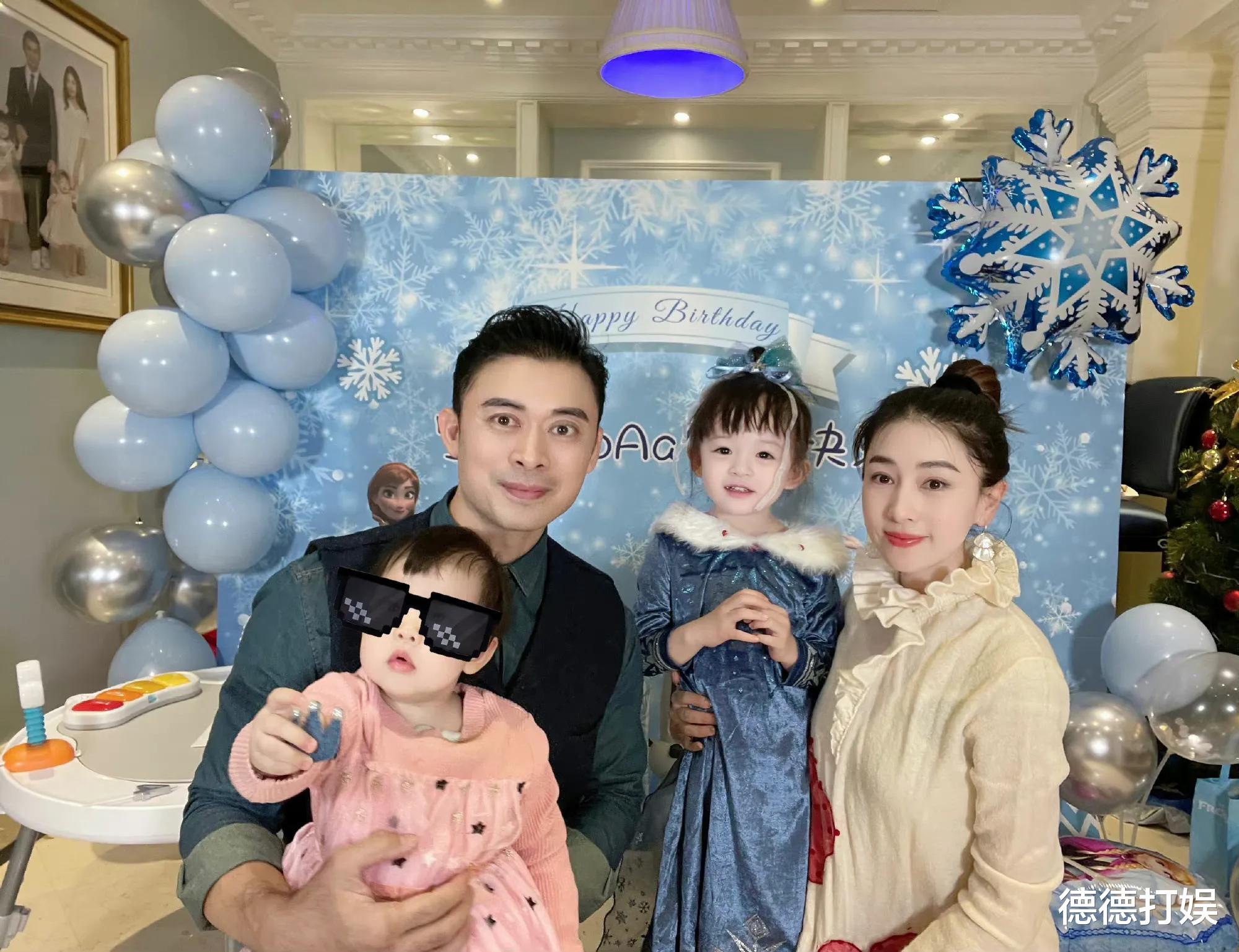 关晓彤|“力王”樊少皇妻子JJ贾晓晨深夜看剧本，称亏欠孩子想做好每件事