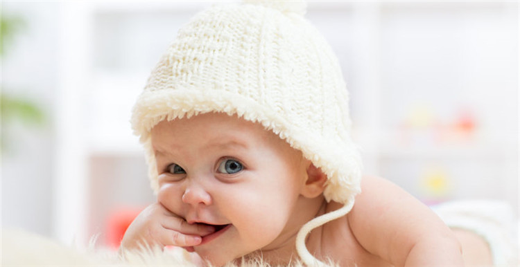 一身狼狈|有母乳吃，你还会给你家孩子添加奶粉吗？