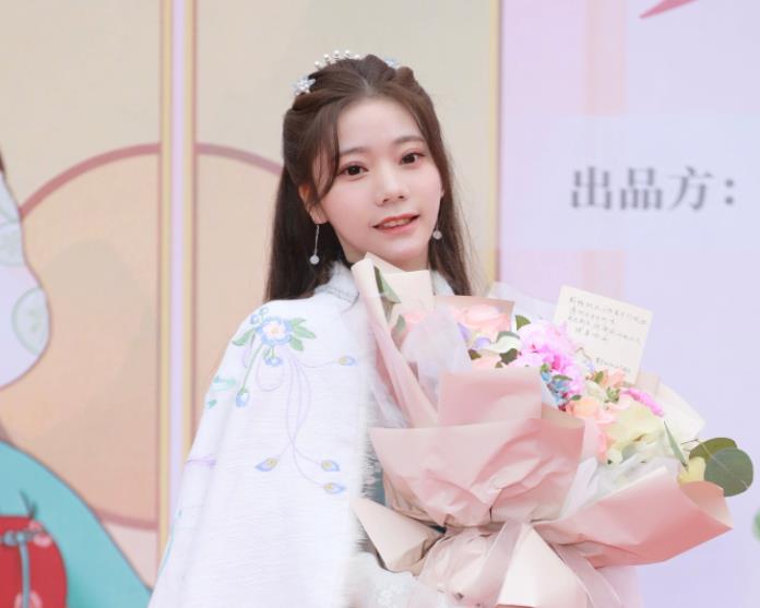 火箭少女|又一低成本古装开拍，火箭少女当女主，男演员服化道好敷衍