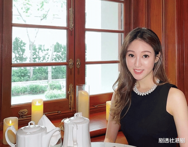 何艳娟|29岁失婚港姐否认恋上百亿外籍男，与大40岁前夫离婚后仍是朋友