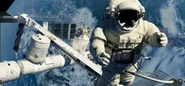 月球|远隔38万公里，从月球上眺望地球，为什么宇航员会感觉到恐惧？