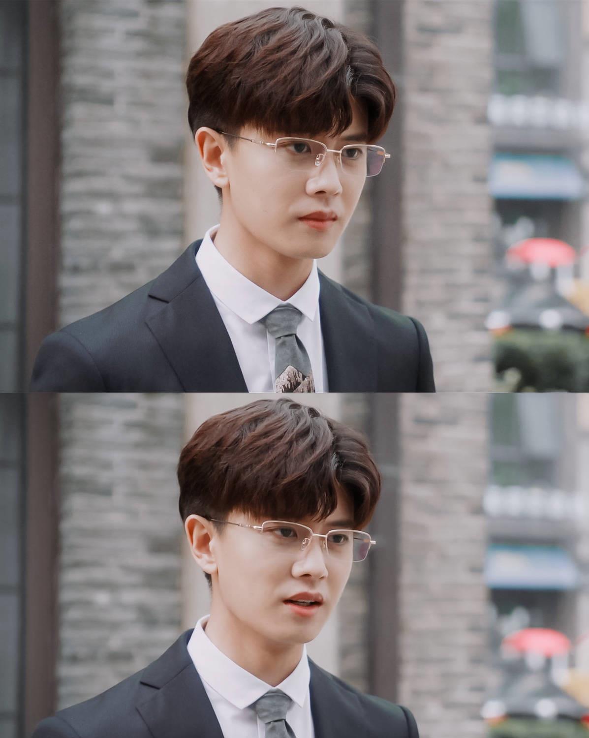 朱一龙|眼镜别乱戴，有的人戴上了成“人间绝色”，有的成“80岁老大爷”