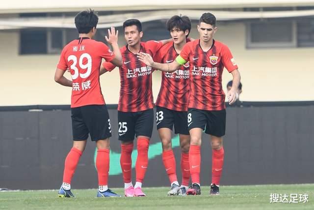 中超|1-0！张琳芃踢飞压哨点球，上港逆袭获得中超亚军+晋级亚冠正赛