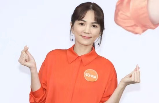 ella|Ella谈大S汪小菲离婚，都是成年人只能祝福，自己也将结婚十年