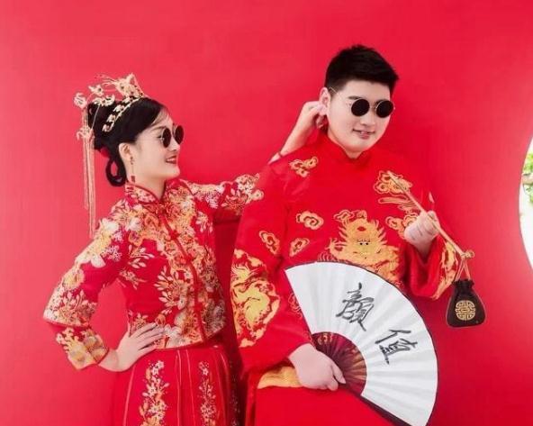 陈亚男|陈亚男带父母拜访婆家，大衣哥和陈母谈话曝光，朱小伟全程没露面