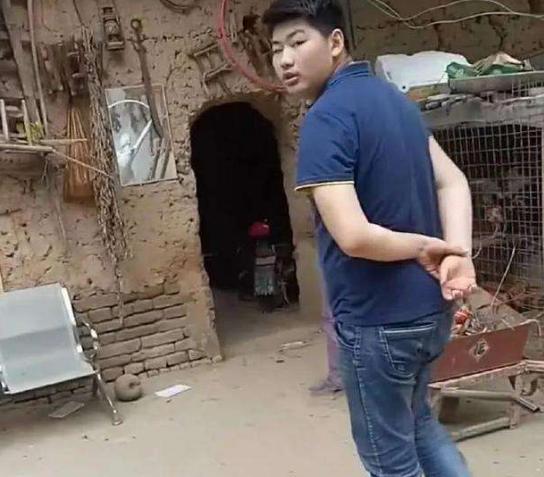 朱单伟|刚离婚就有新欢？驾校美女跟朱单伟一起回家，比陈亚男更年轻漂亮