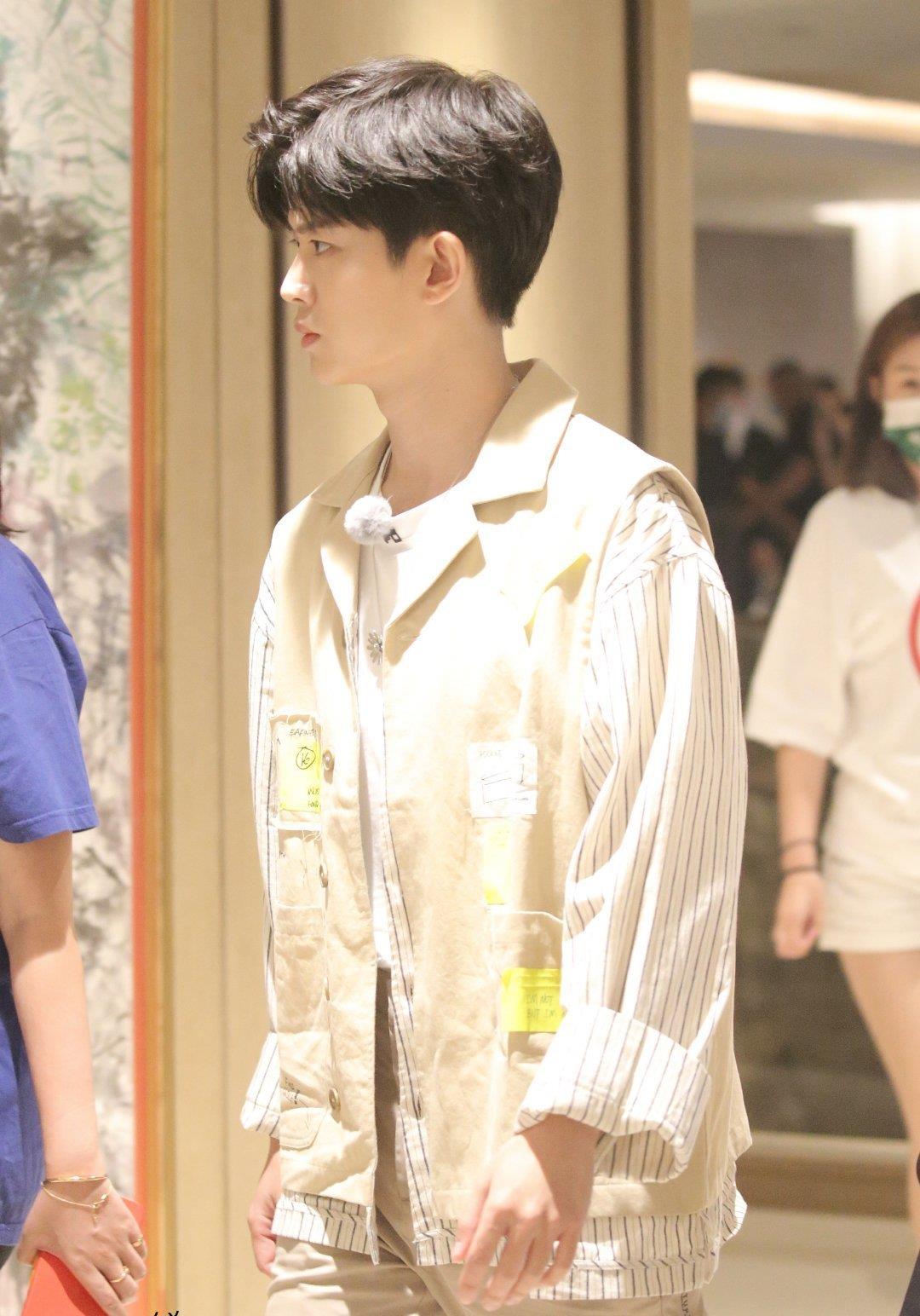 跨年|浙江卫视跨年阵容：嗨放派嘉宾唯独任嘉伦缺席，貌似在为进组准备