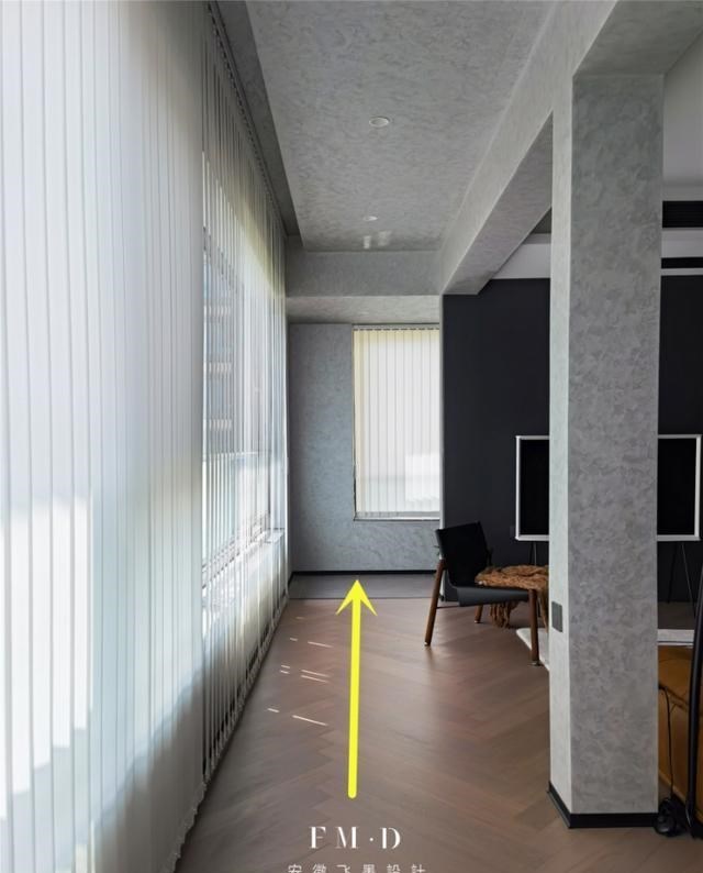 两三万一平的阳台，盲目跟风装只会花冤枉钱，“穷装”反而更合适