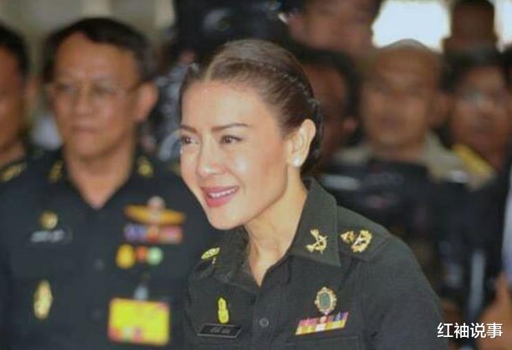 西拉米|50岁西拉米接受微调，悄悄改善“朝天鼻”，为了复宠拼命变美