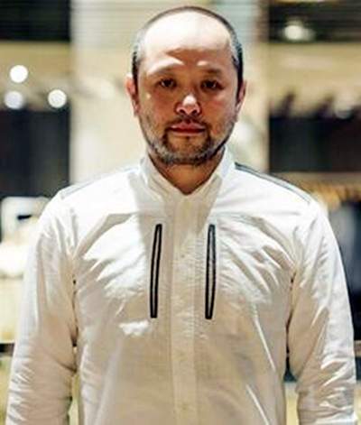 邱淑贞|他白手起家年赚36亿！娶到被王晶捧红的著名艳星，堪称人生赢家