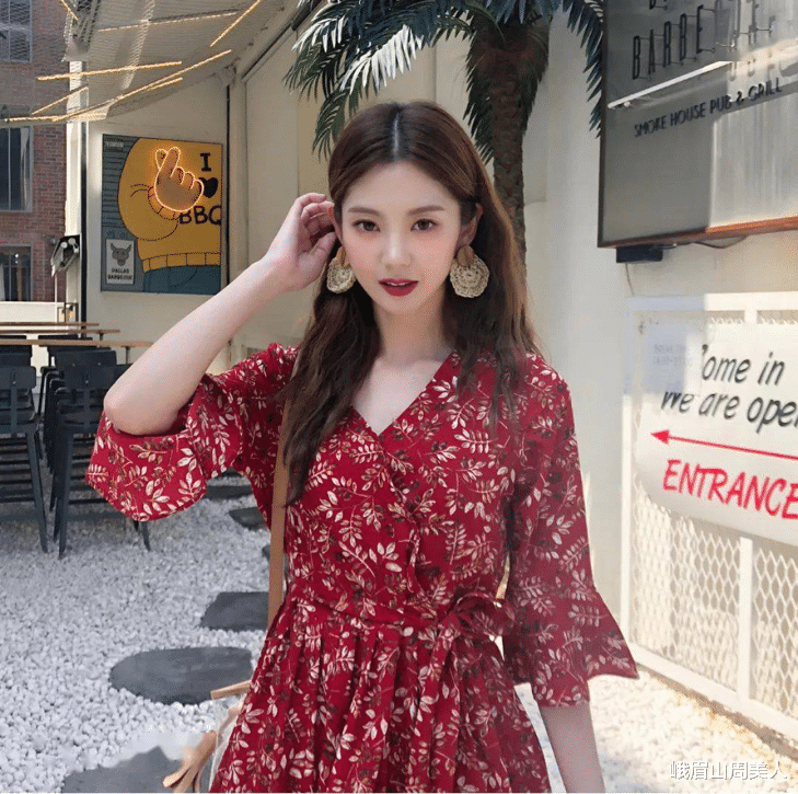 峨眉山周美人|女人上了40岁，尽量穿得贵气点！少穿这“3件衣服”，幼稚没品位