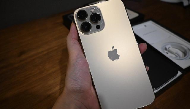 素手挽清说 上市6年还有人用，iPhone 6S更新iOS 15，再战三年现实吗？