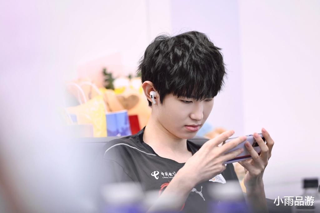 曹志顺|久诚几乎每局40%输出，猫神已有进步，粉丝心疼一诺公孙离胜率