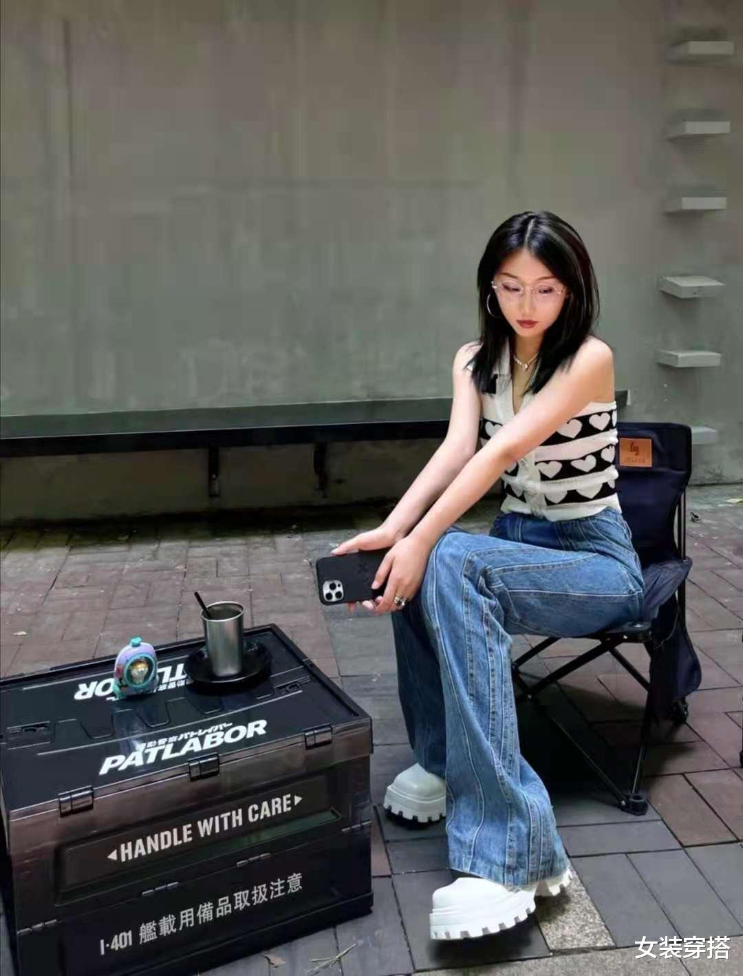 女装穿搭|牛仔裤搭配什么上衣好看