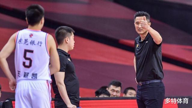 廣東男籃|0分，0分，還是0分！廣東頭號混子就是你，成朱芳雨清洗第一人