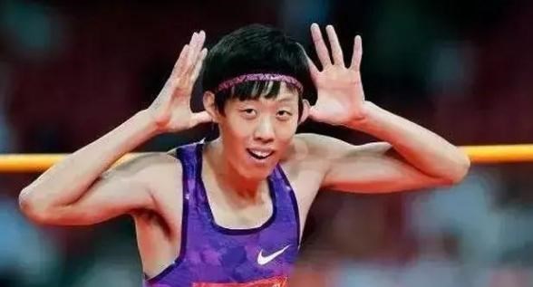 张国伟|张国伟被国家队开除，冤不冤？比赛在即他却和明星录制综艺节目