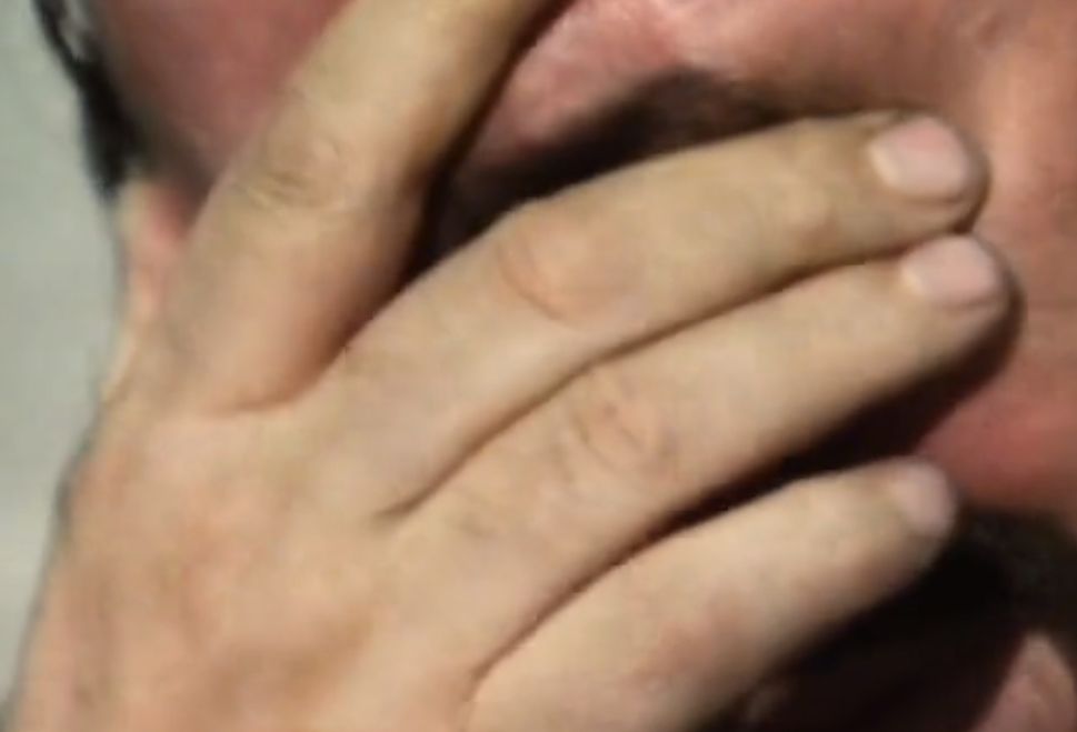 戴安娜|1991年帕瓦罗蒂演唱会，戴安娜被雨淋成“落汤鸡”，见偶像很兴奋