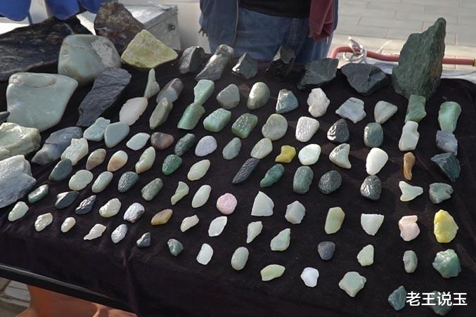 新疆维吾尔自治区|和田玉的储量巨大，但总有人说籽料资源枯竭，到底何解？