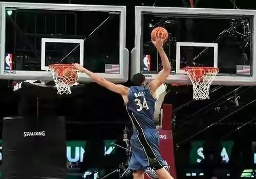 篮网队|输球仅2小时！篮网开始补强，三届总冠军中锋加盟，哈登可以放心了