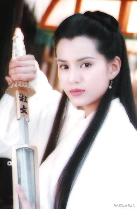 小龙女|同样是小龙女，谁在硬演，谁是仙女下凡，谁让杨过甘心等了十六年