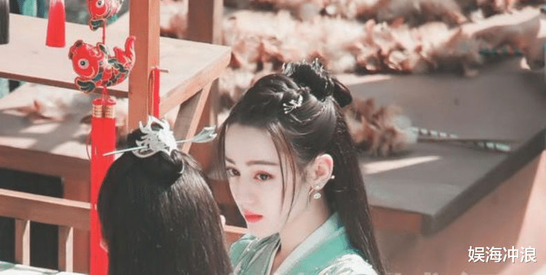 高圆圆|有一种尴尬叫“被发型封印颜值”，连高圆圆都被黄圣依艳压了