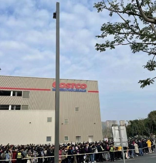商品房|江苏苏州开市客一条鸭绒被子售价近19万元，网友调侃：半套房没了